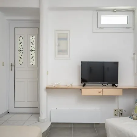 Stamatis' Place Apartment *
